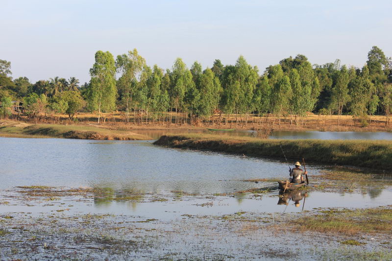 นักตกปลาชาวบ้านครับ พายเรือมาตกปลา