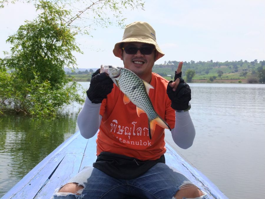 [q][i]อ้างถึง: fishingjoke posted: 06-12-2554, 12:44:01[/i]

++++ครับ :cheer: :cheer: :cheer: :che