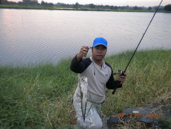 น้าท่านแรกพอดีเดินไปพบครับ น้าholpfishing ครับ :cheer: :cheer: