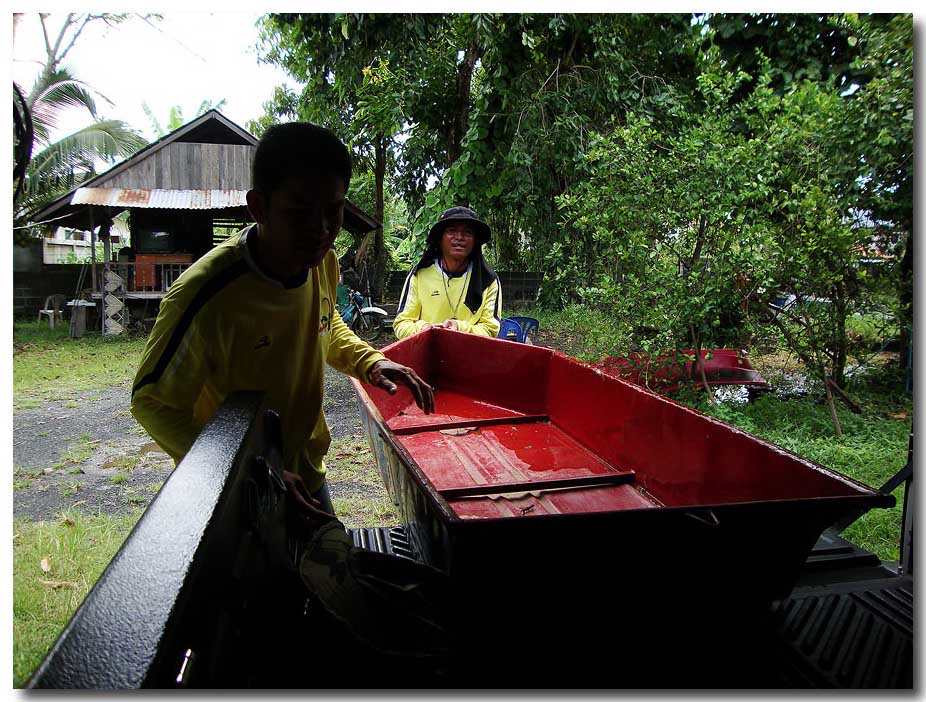 เอาเรือที่เอาเองขึ้นก่อนเลยครับ ลำนี้ใช้งบประมาณไปไม่ถึง พัน ครับ