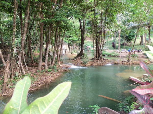 ส่วนตัวแล้วผมคิดว่า..จังหวัดกาญจนบุรีสถานที่ท่องเที่ยวเยอะนะคับ..ต่อเนื่องด้วย น่าไปช่วงปลายฝนต้นหนา