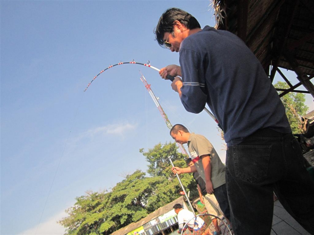 กระบี่ของน้า เท่จริงๆ :laughing: :laughing: :laughing: :laughing:
