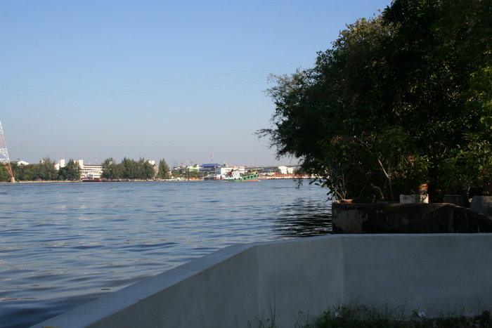 
   

               มุมสวนหย่อม ริมน้ำ  :love: :love: :love: :love: