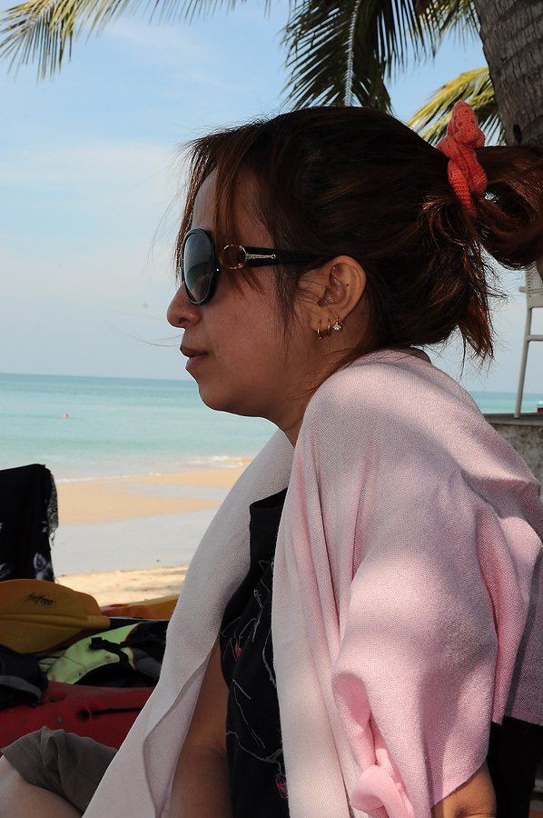 เอากล้องคืนมาขอถ่ายมั่ง ทีโม่งบอกให้ทำท่าอะไรไม่เห็นยอมทำมั่งเลยกลัวโดนเอาคืนสิท่า :laughing: :laugh