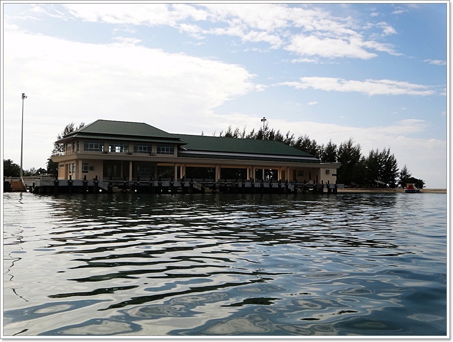  [b]ท่าเรือปัญหา-ที่ยังไม่ลงตัว   "สิทธิและผลข้างเคียง...ที่เอื้อประโยนช์ไม่เท่าเทียมกัน"[/b] :smi