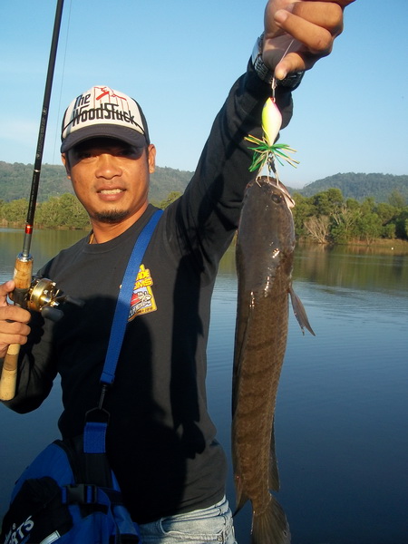 กัดหลุดก็หลายตัว...มีซ้ำครับตัวนี้ก็เลยโดนซะ.. :cheer: :cheer: :cheer: