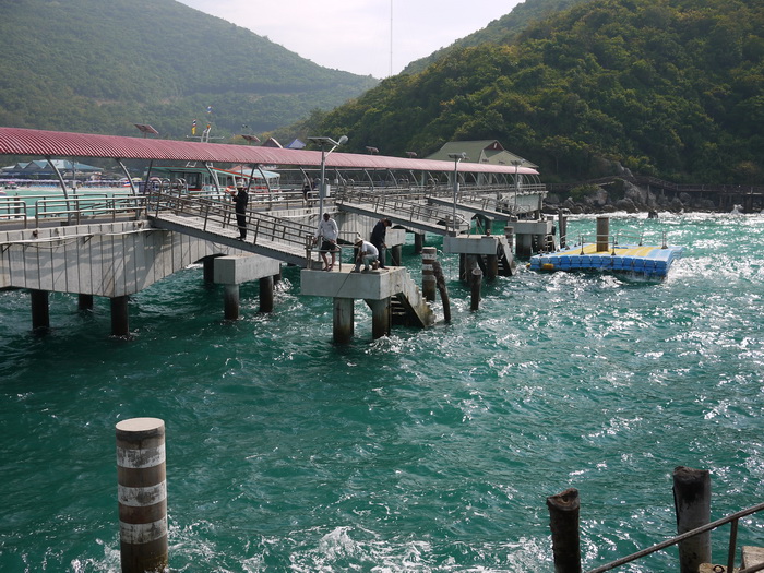 ต้องรีบกลับแล้ว มาขึ่นเรือที่ท่าเรือหาดตาแหวน ลมแรงมากๆๆๆ