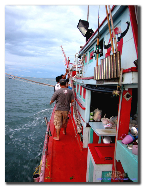 เหมือนเก็บกดหรือไร

ลงเรือได้เดินกันวุ่น  เตรียมพร้อมลุย
