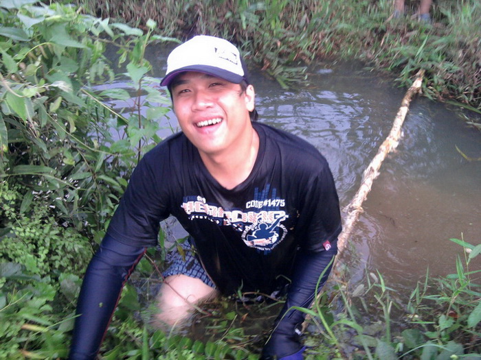 ส่วนคนนี้..เผายังงัยก้อไม่ไหม้   พี่ทั่น เล่นลงน้ำให้ตัวเปียกตลอด :laughing: :laughing: :laughing:
