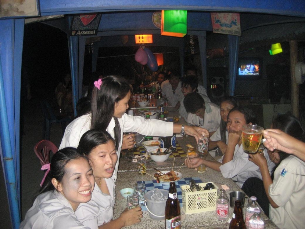  :music: :party: :music:ไม่เช้าก้อไกล้เคียง...สังสัยชุดนี้ :spineyes: :music: :party: :music: :flag: