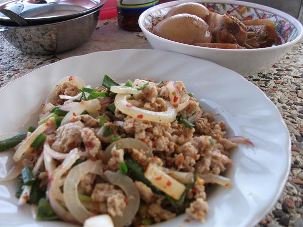 สัก 2 อย่างแระกาน