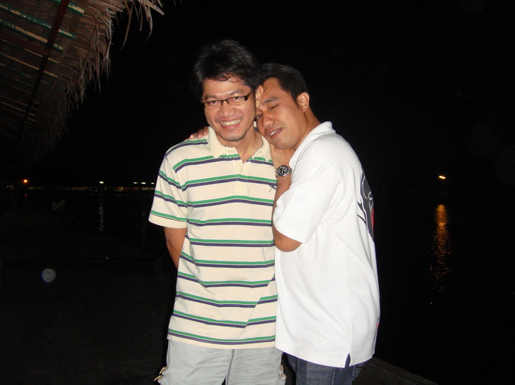 คนนี้สิตัวจริงหลังม่าน  

ก็เค้าคิดถึงอ่ะ อิอิ

 :grin: :grin: :grin: :cheer: :cheer: :cheer: