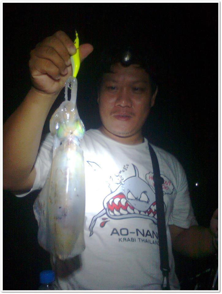 [q][i]อ้างถึง: โต้ง3829 posted: 20-12-2554, 08:14:49[/i]

ใช้เหยื่ออะไรครับ ตกหน้าดินหรือเปล่าครับ
