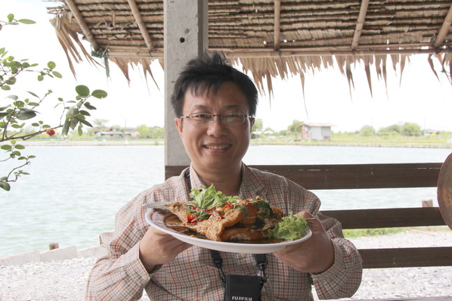 เดี๋ยวกินอิ่แล้ว  ไปออกกำลังกาย ยืดเส้น ยืดสาย กับน้องๆนะครับ  :love: :love: :love: