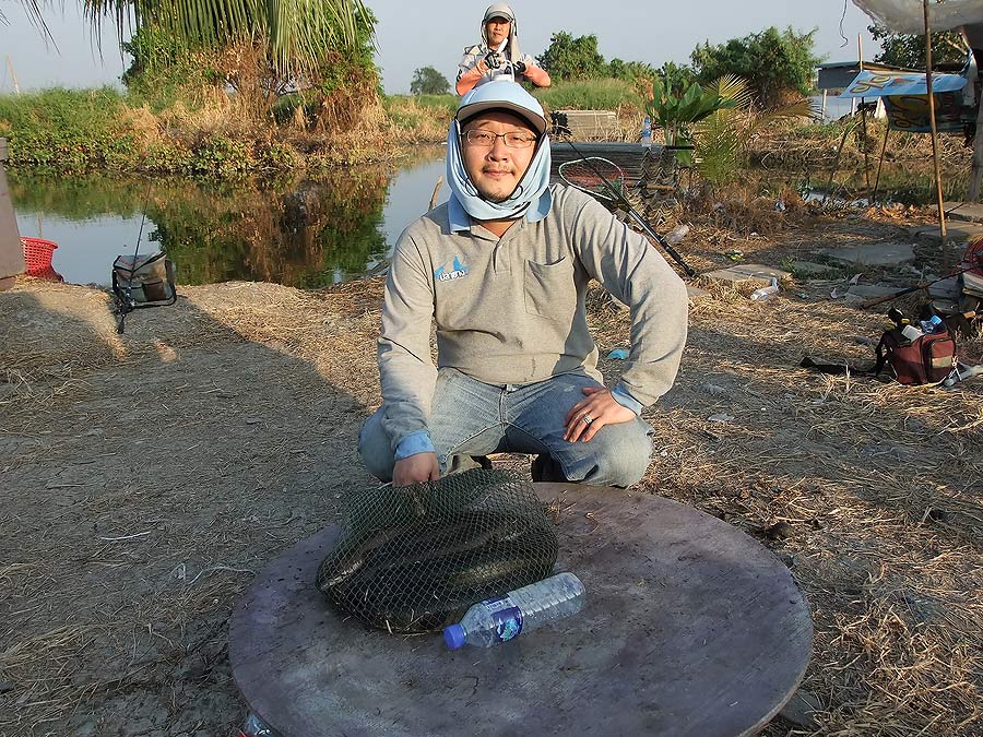 [b]วันนี้ น้าอู๋ปลายาง สร้างผลงานไม่ธรรมดาเลยครับ อิอิ[/b]
:cool: :cool: :cool: :cool: :cool: :cool