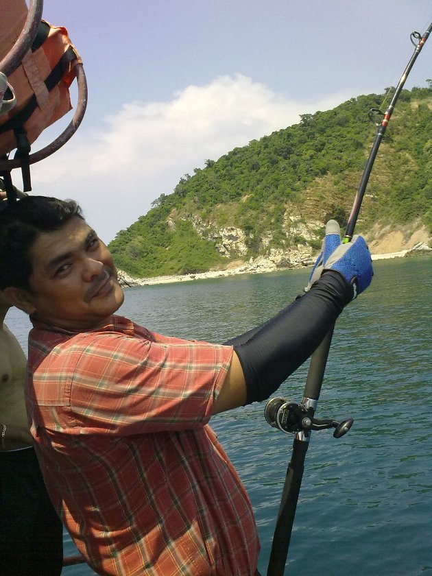 เปลี่ยนมือ กับตันถามไหวใหม เอาเรือตามใหม่ ด้วยความรั้น เลยบอกไม่ต้อง เย่ออยู่ชั่งโมงครึง จนหมดแรง
เ