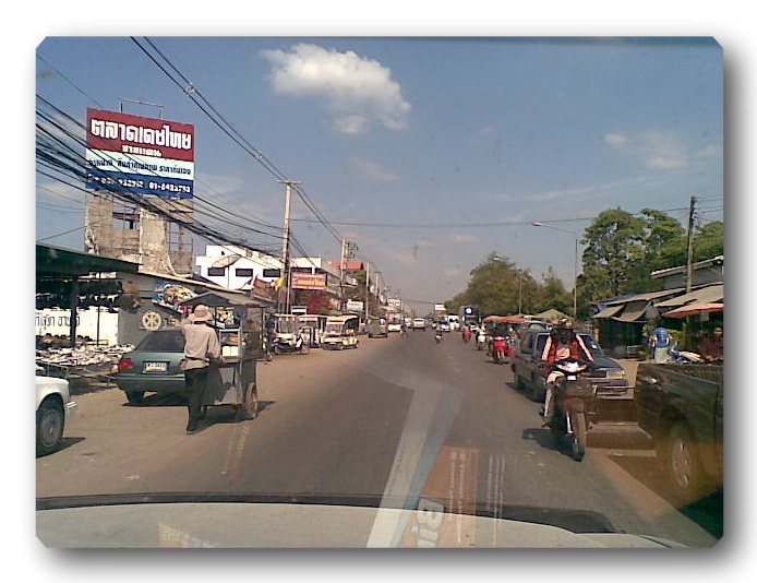 โซนที่ 6 ตลาดเดชไทย ชายแดน   

จะอยู่ด้านซ้าย ต่อจากร้านอุปกรณ์เดินป่า   รถเช่า   และแล้วก็จะเจอ  
