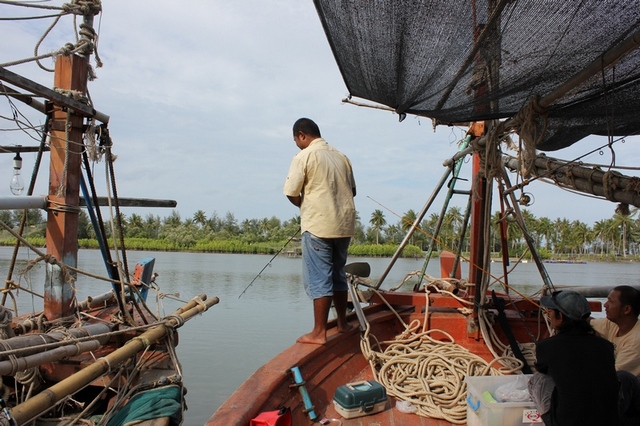 ลองเหยื่อที่ท่าเรือ.....