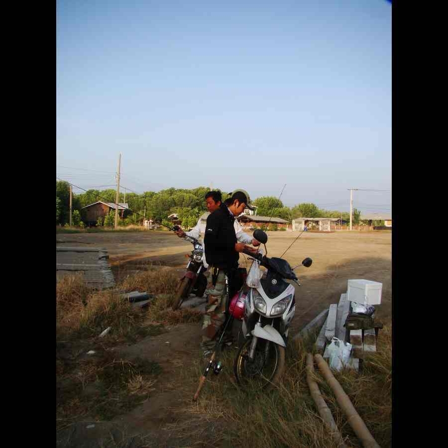 เพื่อนไม่รอช้ารีบประกอบอุปกรณ์ของตัวเองกันก่อนที่เรือจะมารับ รีบไปป่าวเพื่อน :laughing: :laughing: