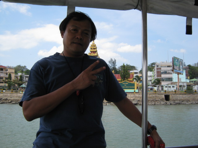 ....ผมเอาด้วย... :love: :love:
....................................................................
