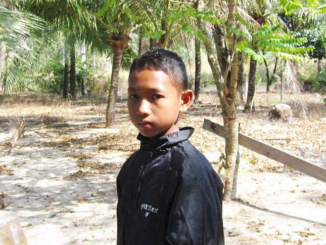 น้องคนนี้เป็นเพื่อนเจ้าช็อป ครับ นิสัยดีมากครับ เหยื่อใครติดต้นไม้ คอยปลดให้ตลอด เสียดายไม่ได้ถ่ายรู