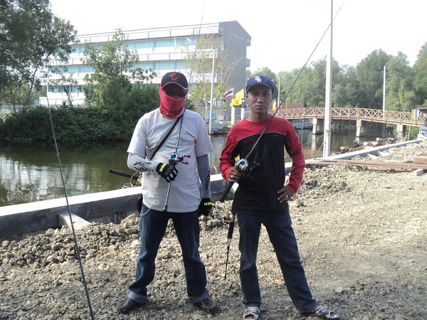 สองหนุ่มคู่กัด dc ประทะ dc คู่กัดกับผมแทบทุกทริปครับ
