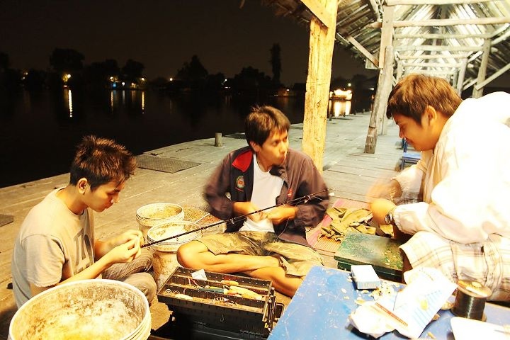 จัดเตรียมอุปกรณ์..ให้พร้อม!!
วันนี้เรา. . ไม่ได้มาตกกันจริงจัง 

ตั้งใจมา กินบรรยากาศ หนาวๆที่บึง