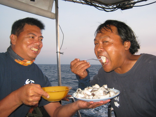 ....ใครถ่ายรูปผมว่ะ!!!!!...ดูมูมมามจังเรย.... :grin: :grin:
.......................................