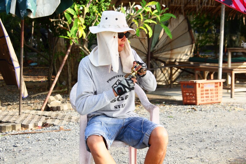 ไปใครได้ก่อนจบเลยนะโอเคพี่  แต่แล้วก็เป็นพี่ ทำไมไม่เป็นผม  นั่นมีเลียริมฝีปากด้วย บอกเป็นนัยๆๆว่าหว
