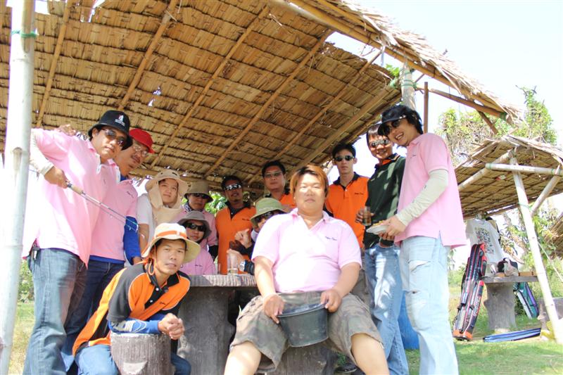 ็HAPPY NEW YEAR 2012...สวัสดีปีใหม่ครับ....น้าๆ..RELAX TEAM../ เด็กวัดฯ/ หน้าลื่นฯ..ขอให้น้าๆ