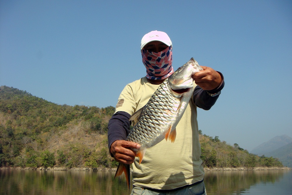 จัดหล่ออีกสักรูป  นานๆจะโผล่มาซักทีไซด์นี้ :love: