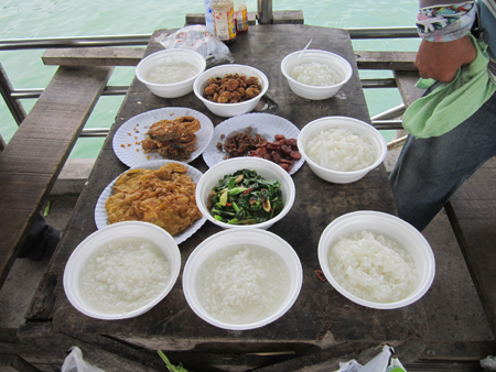 ข้าวคร้าฟฟฟฟฟฟฟฟฟ : :)