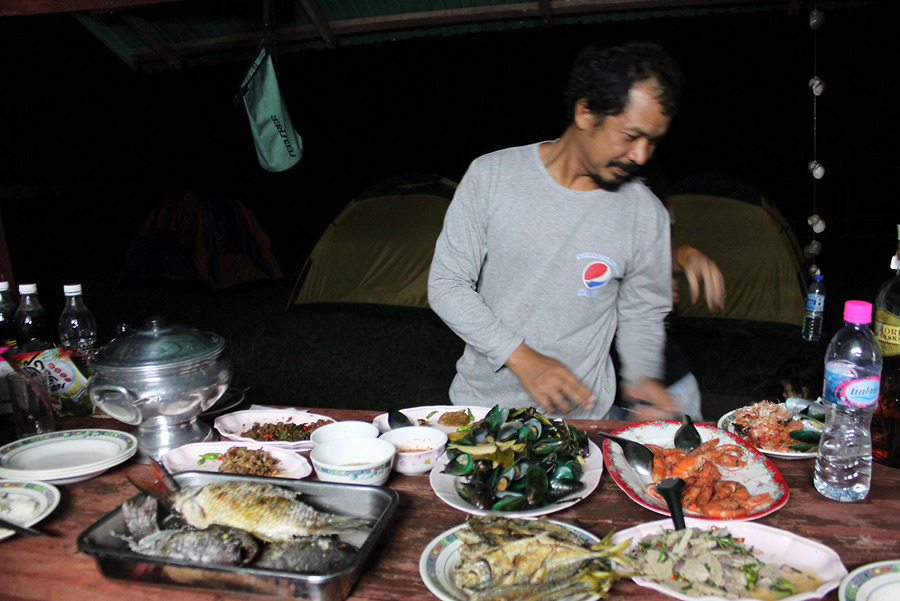 หิว...เหมือนกันนะ..




[q][i]อ้างถึง: preedee posted: 03-01-2555, 16:58:58[/i]

 :love: ตามช