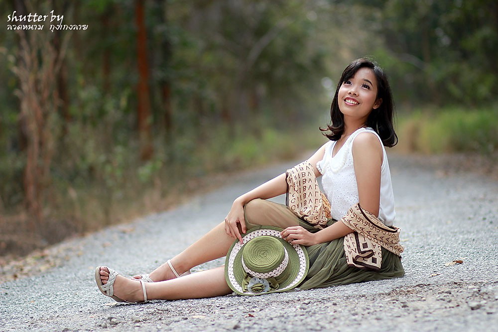 นั่งลงตรงพื้นถนนที่ชำรุดนี่แหละลูก ทนเจ็บตรูดหน่อยก็แล้วกัน

 :laughing: :laughing: