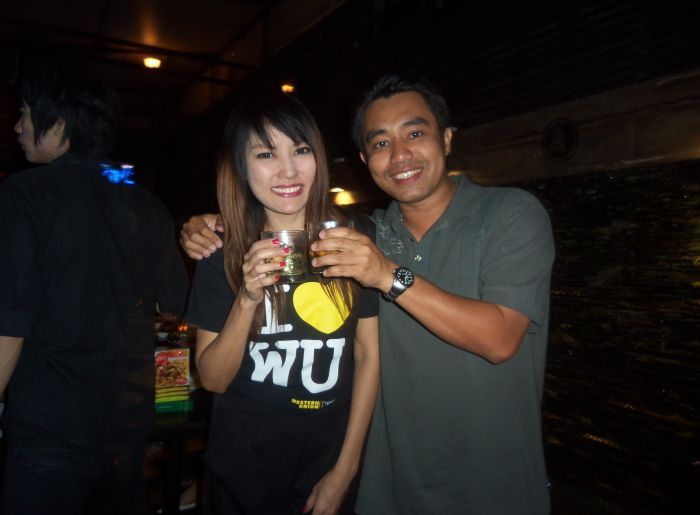 น้องสาวใครหว่า...ขอยืมควงวันนึงนะ...อิอิ.. :grin: :grin: :grin: