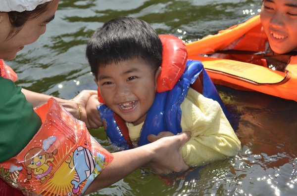 ครอบครัวสุขสันต์ครับน้าาาาา :smile: :smile: :smile: