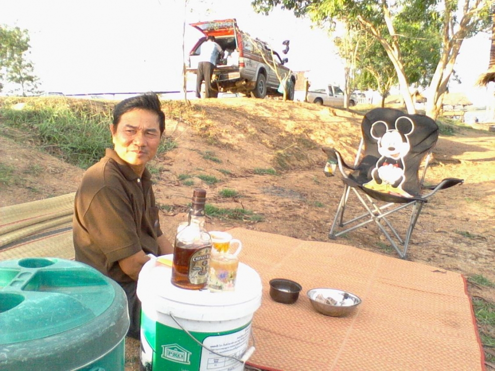  :cheer:ระหว่างรอก้อเหมือนเดิมคับ....ตั้งวงรอปลา :spineyes:มาทำกลับแกล้ม :spineyes:
ปลานิลเผาเกือ..