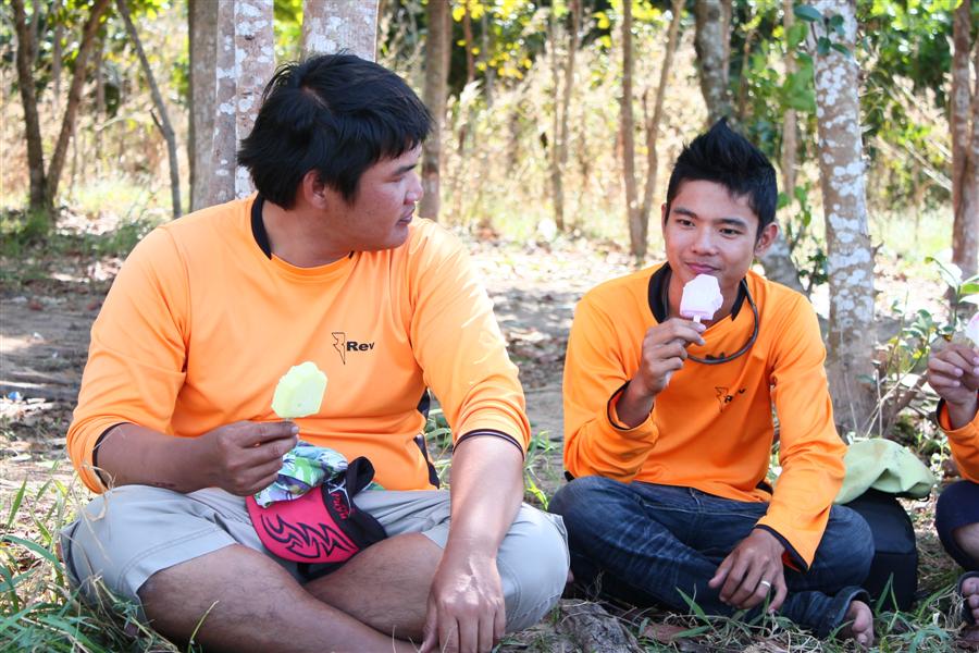 คู่หูต่างวัย

เปียก & กร๊วก

 :laughing: