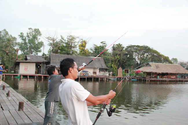 ของผมตัวอะไรไม่รู้...วิ่งยาวๆไม่หยุด...สักพักสายหน้า 80lb...ระเบิดเลย.. :spineyes: :spineyes: :spine