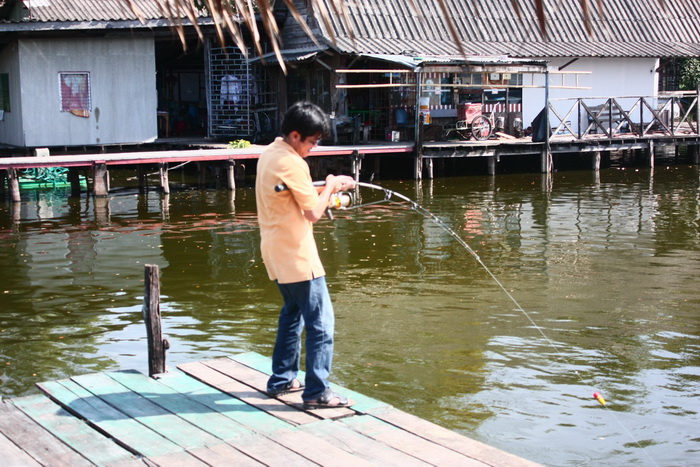 นานๆเข้าบึงที ตกปลาก็เหนื่อยเหมือนกันแหะ ไปเล่นสนุ๊กแบบเดิมดีก่า