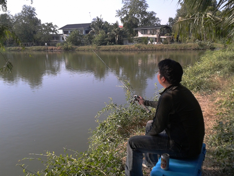 อาว น้าแดง ทำไรอะครับ เมื่อเช้าก็แห้วกุเลา มาด้วยกัน รอบบ่ายให้มาตกปลาช่อน นั่งตีสบายใจ งั้นแสดงว่าไ