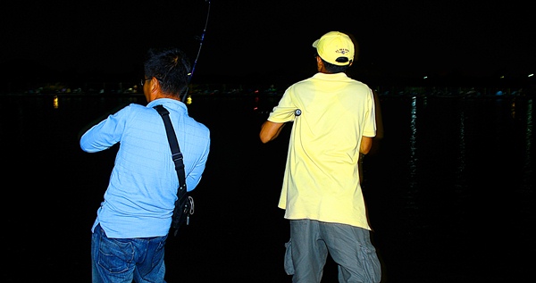 กำลังถ่ายรูปอยู่ที่นี้กินคู้เลยคับ :grin: