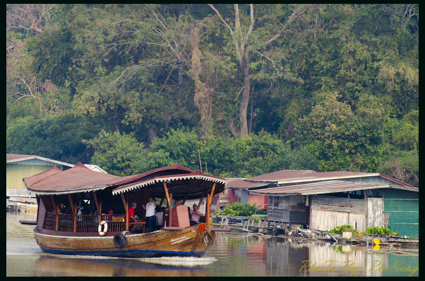 เรือล่องแม่นํ้าสะแกกรัง