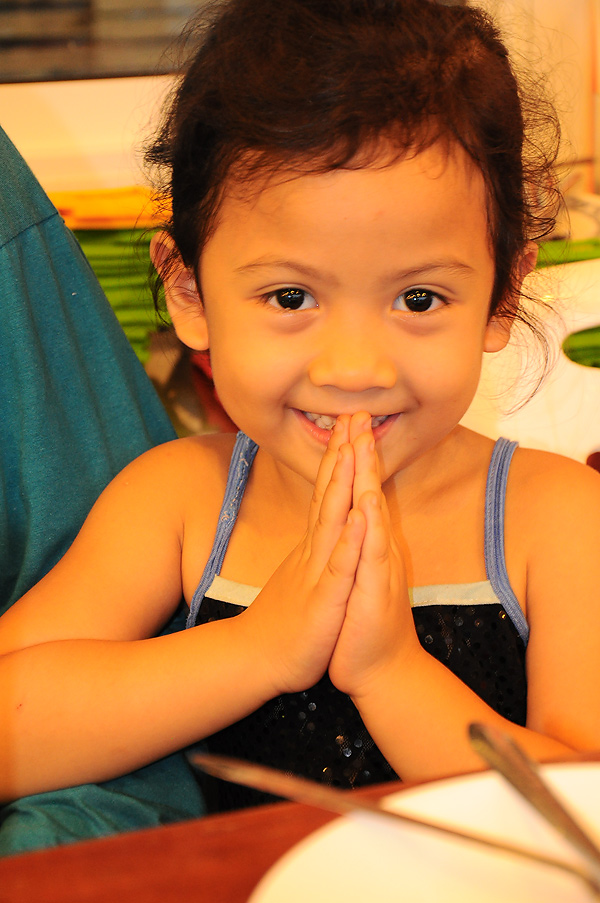 [b]อ้าว แล้วเด็กคนนี้ลูกใครอ่ะ อิอิ[/b]  :grin: :grin: :grin: :grin: :grin: :grin: :grin: :grin: :gr
