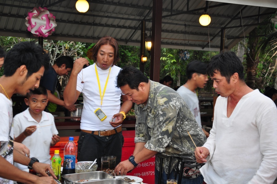 ข้างเตายังวุ่นวายเสมอ :grin: