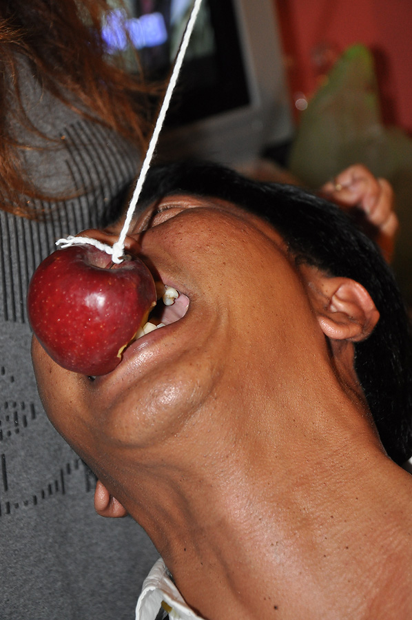 ตรุไล่งับคอเคล็ดไปหมดแล่ะ :laughing: :laughing: :laughing: :laughing: :laughing: