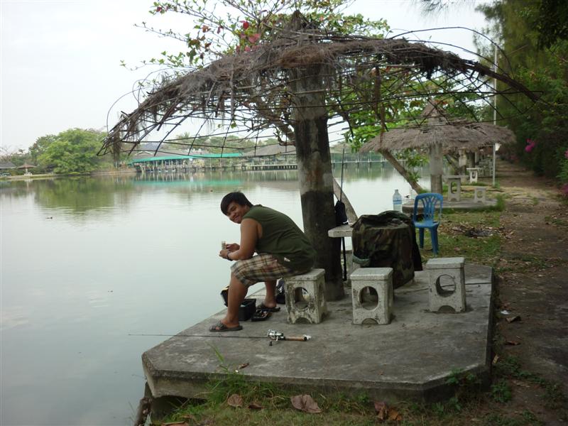 แต่เมื่อลองเช็คระดับน้ำแล้ว   คิดว่าต้องเกิดปัญหากับการหลิวแล้วล่ะ   :think: