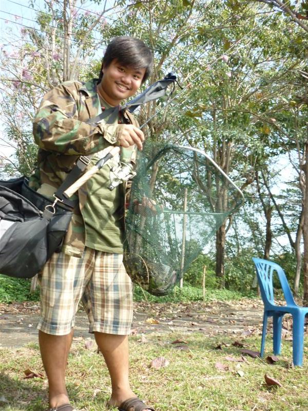 ปลั๊กหายไป  กลับมาพร้อมนินจามาหนึ่งหน่วย บอกไปสอยมาจากใต้สะพาน  :cheer: