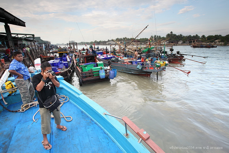 งานนี้มีทั้งตากล้องภาพนิ่ง-วิดิโอเพียบ แบบตั้งใจจะไปทำสารคดีตกปลาเก่าถ่านยักษ์กัน 