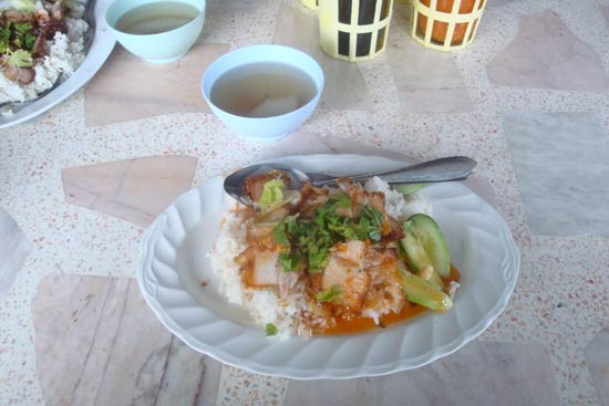หาไรลองท้องก่อนดีกว่า....